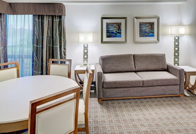 هتل Doubletree By Hilton Milwaukee Downtown