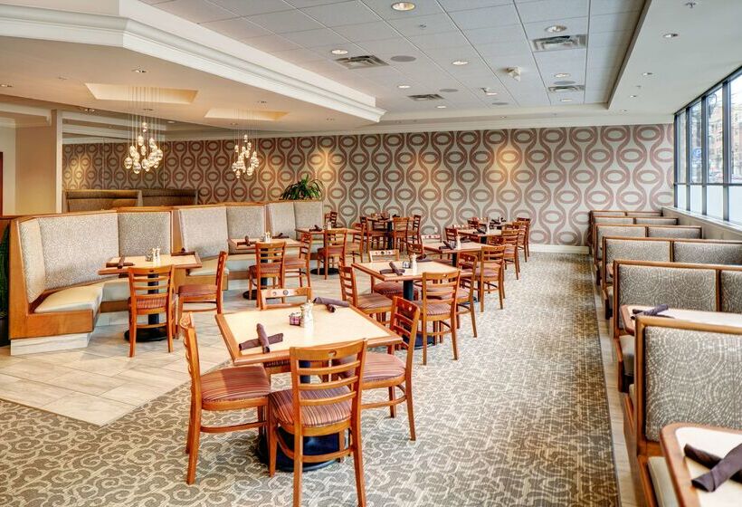 هتل Doubletree By Hilton Milwaukee Downtown