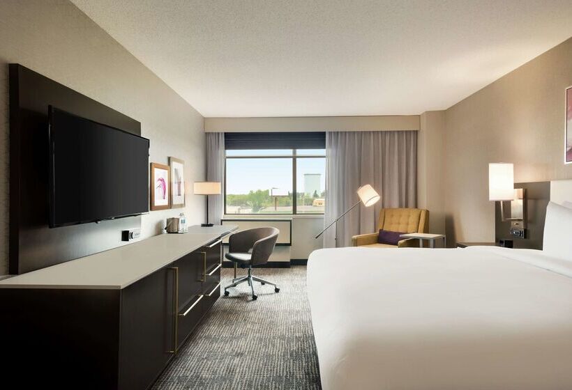 هتل Doubletree By Hilton St. Paul East