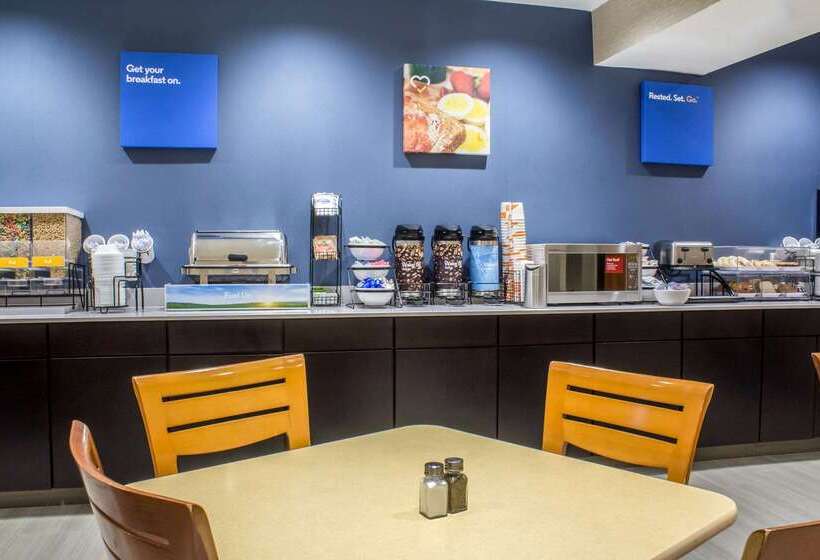 هتل Econo Lodge Ankeny   Des Moines