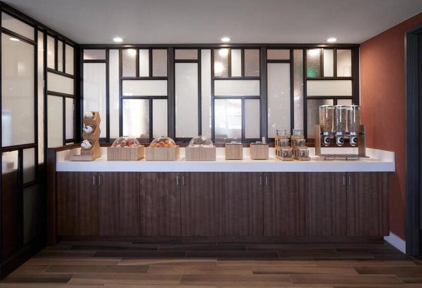 هتل Fairfield Inn & Suites By Marriott Camarillo