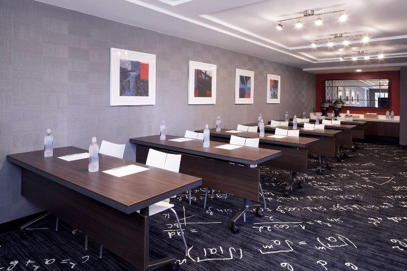 هتل Fairfield Inn & Suites By Marriott Camarillo
