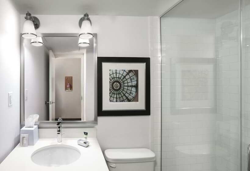 هتل Doubletree By Hilton Manhattan, Ks