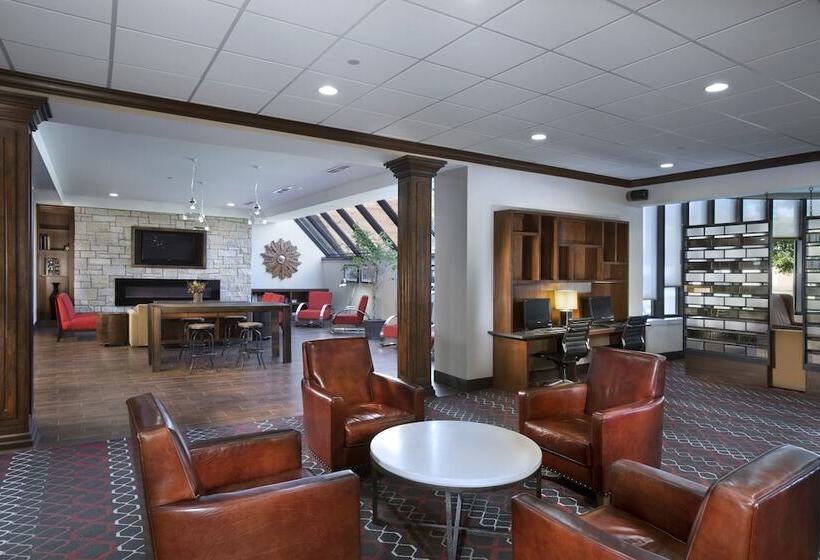 هتل Doubletree By Hilton Manhattan, Ks