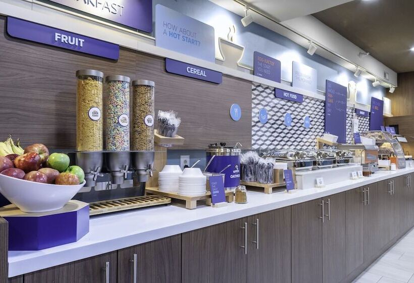 هتل Holiday Inn Express And Suites Kimball By Ihg