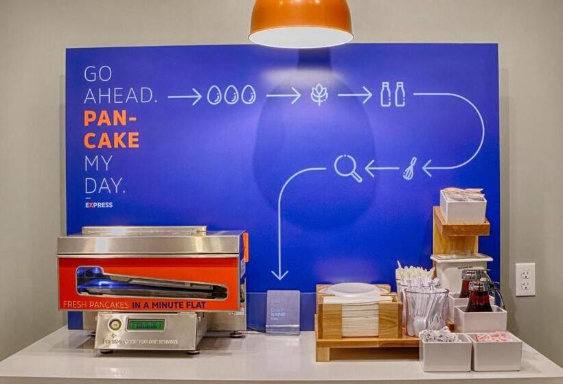 هتل Holiday Inn Express Charleston Us Highway 17 & I 526, An Ihg