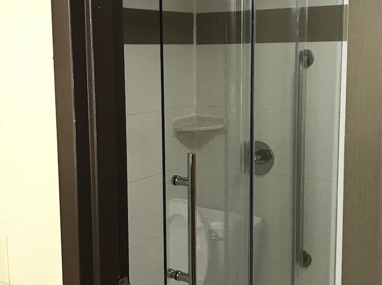 בית מלון כפרי Holiday Inn Express London I 70, An Ihg