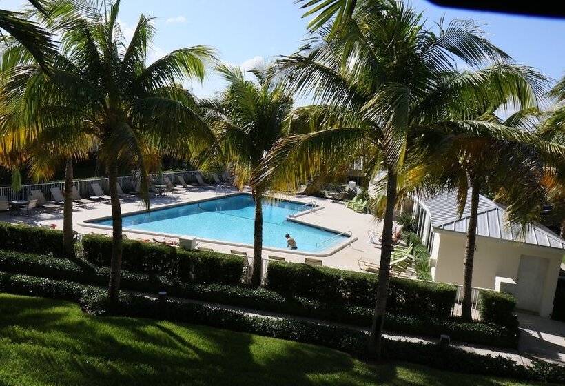 Отель Holiday Inn Express  North Palm Beach And Ihg