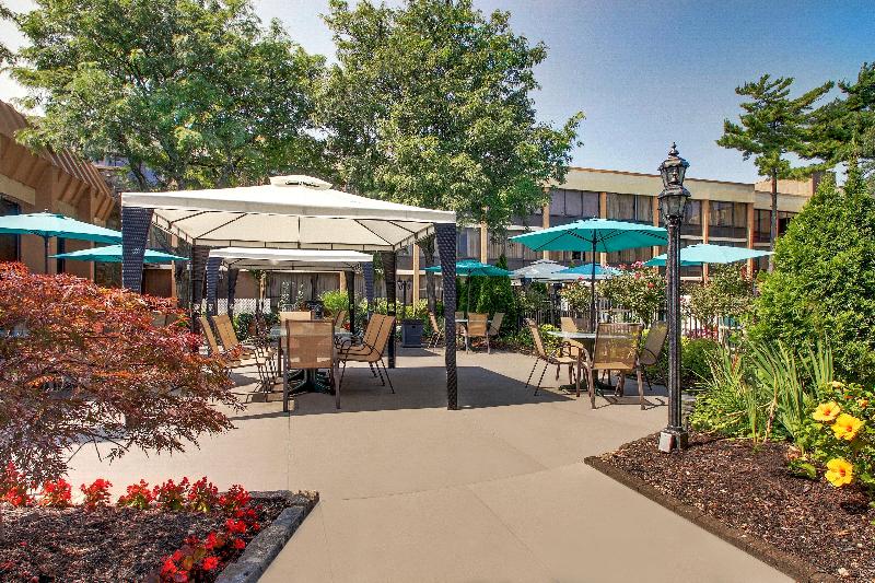 Отель Holiday Inn Westbury Long Island, An Ihg