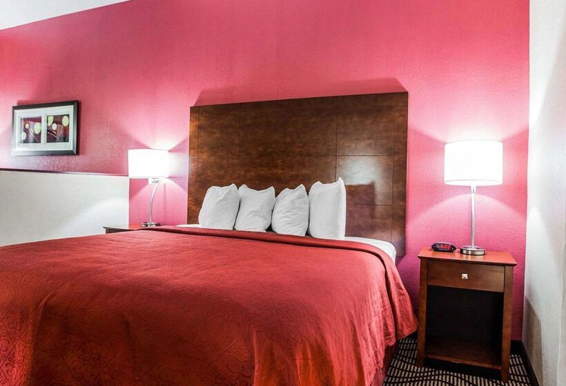 בית מלון כפרי Quality Inn & Suites Altoona   Des Moines