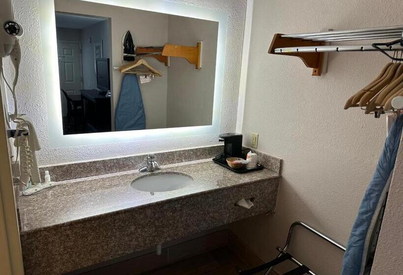 בית מלון כפרי Quality Inn