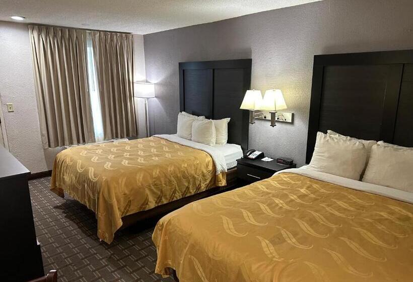 בית מלון כפרי Quality Inn
