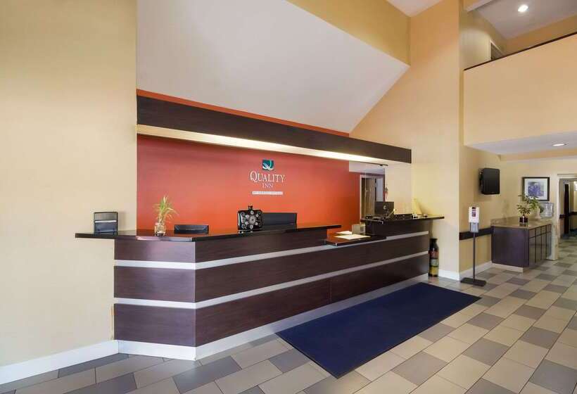 בית מלון כפרי Quality Inn Baytown  Houston East