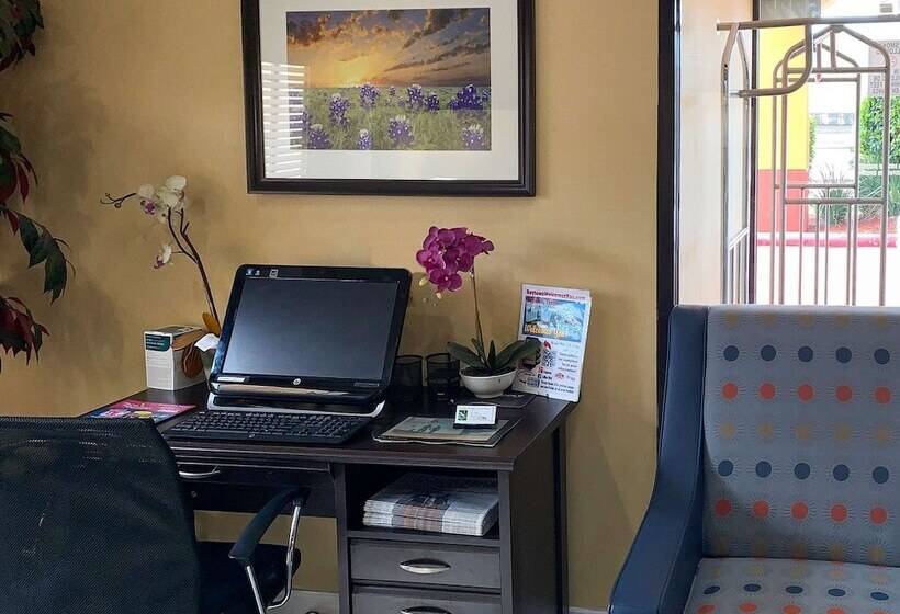 בית מלון כפרי Quality Inn Baytown  Houston East