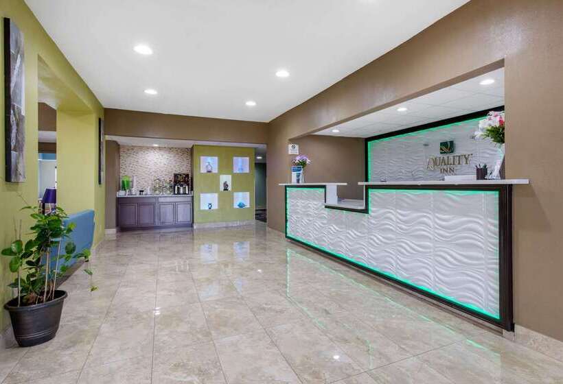 בית מלון כפרי Quality Inn