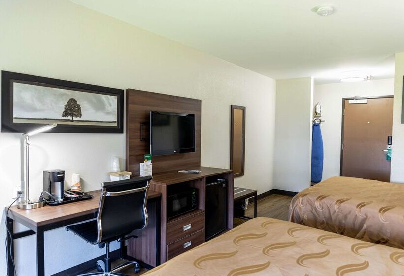 בית מלון כפרי Quality Inn