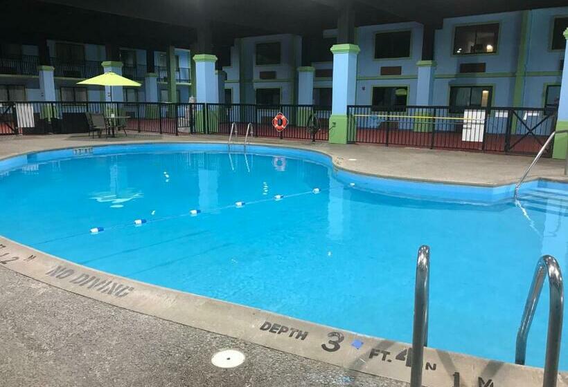 فندق Quality Inn