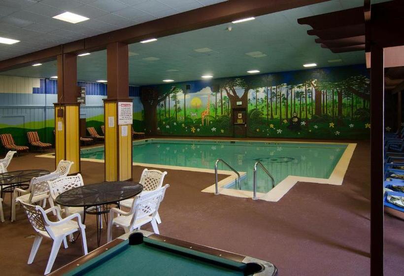 فندق Ramada By Wyndham Angola/fremont Area