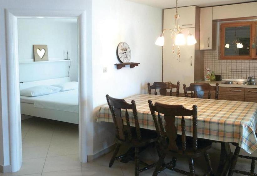 Amazing Apartment In Vodice With Kitchen