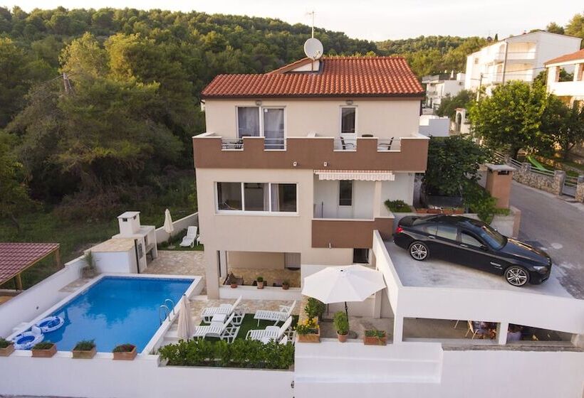 Bruno S Poolside Retreat