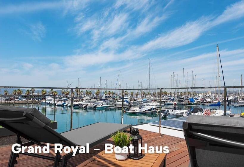 هتل Boat Haus Mediterranean Experience Alcaidesa  La Linea
