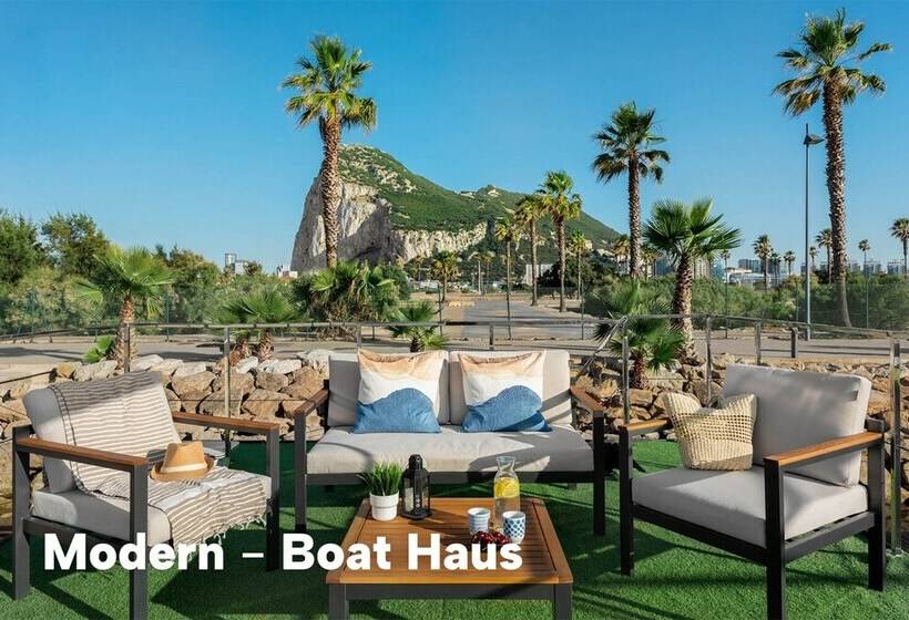 هتل Boat Haus Mediterranean Experience Alcaidesa  La Linea