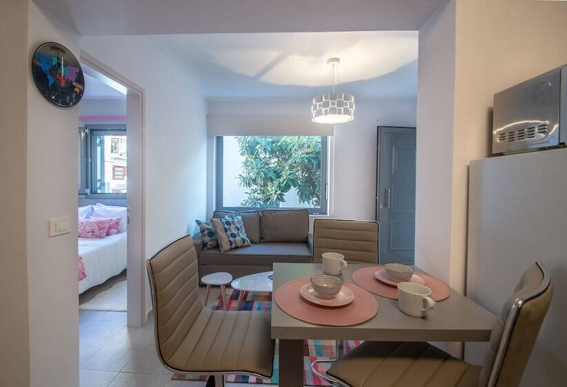 Ithaka Deluxe Home