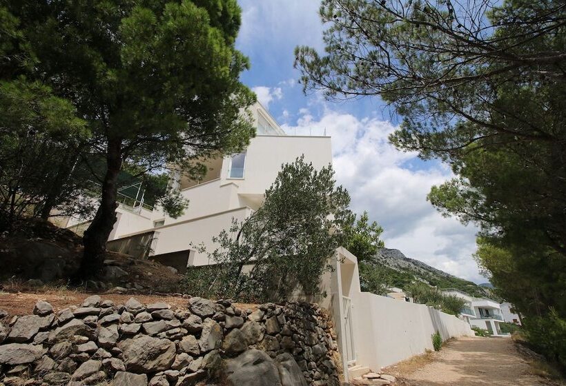 Luxury Apartment Ina