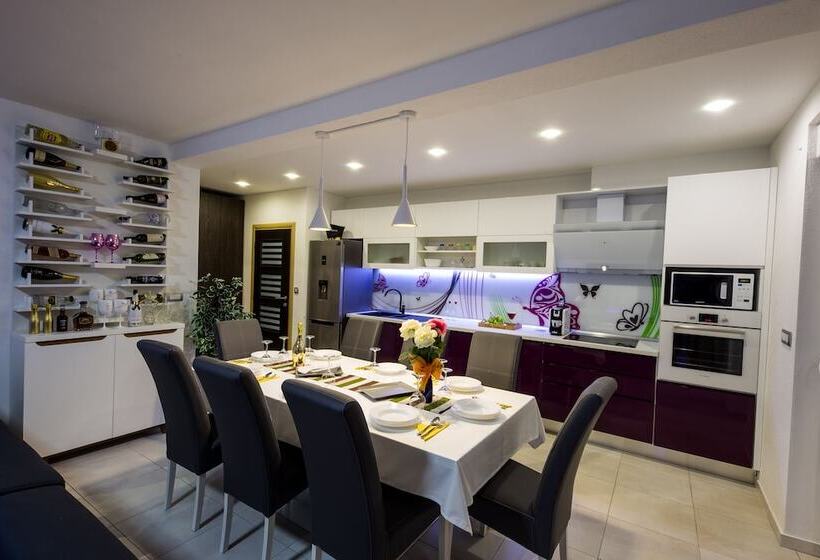 Villa Hedonist