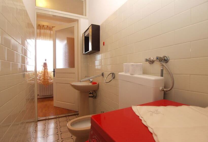 Apartment 1582