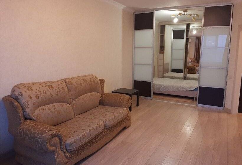 Apartment On Pervomayskiy Prospekt 76 3