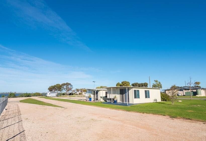 فندق Edithburgh Caravan Park