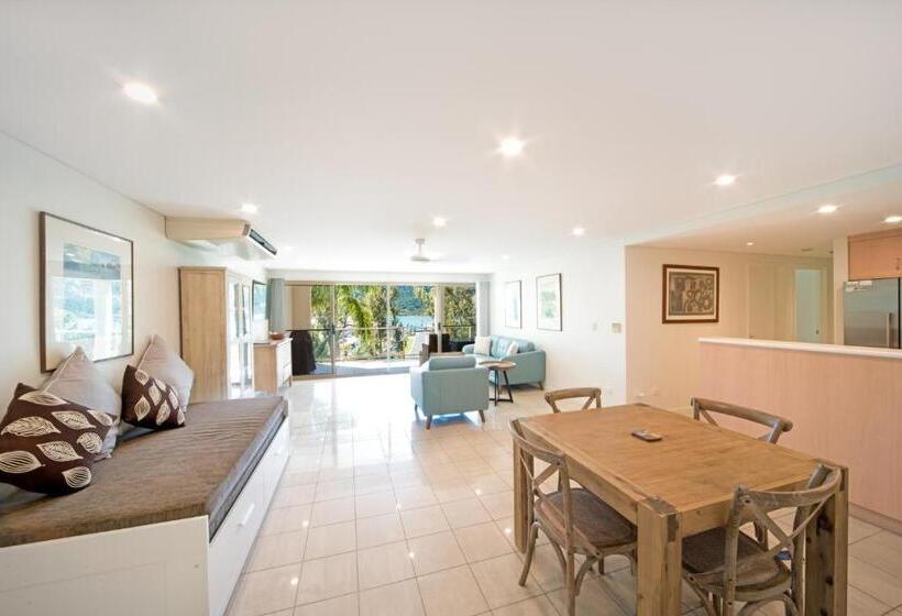 Le Jarden Vu Du Port