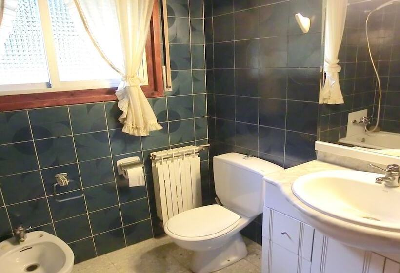 104656    Villa In Blanes