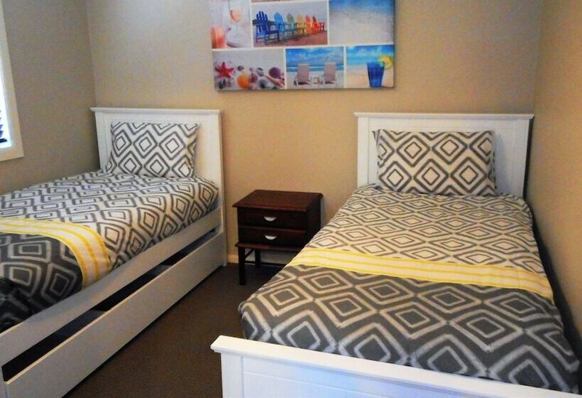 Lees By The Sea At South West Rocks