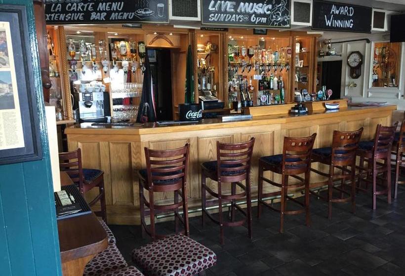 بنسيون Westend Bar & Restaurant