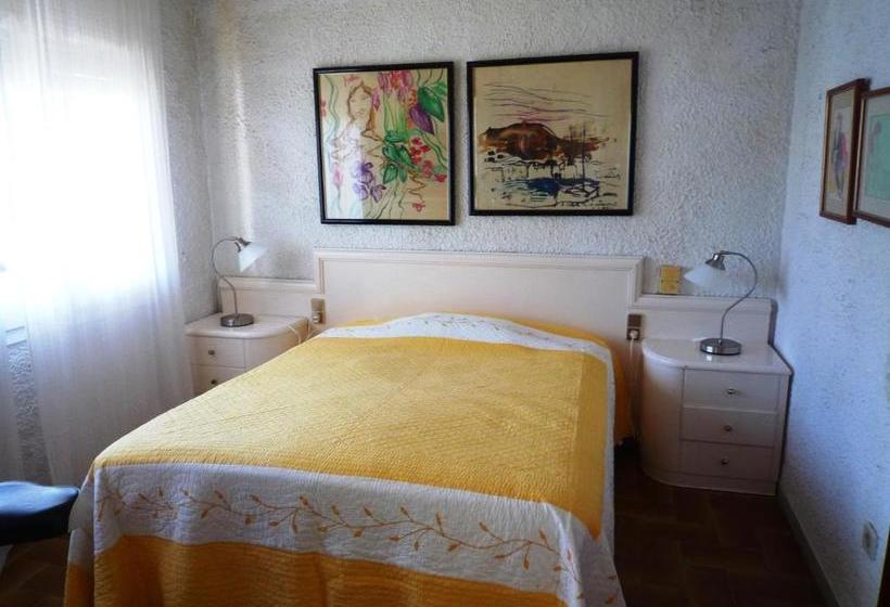 Villa Service   Alorda Park