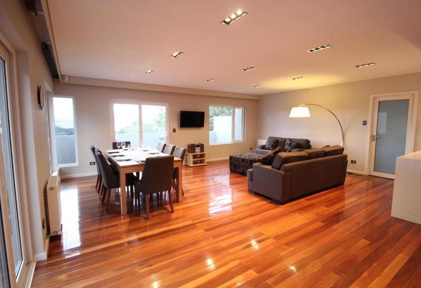 Sunny 3 Bedroom Apartment In Sandy Bay