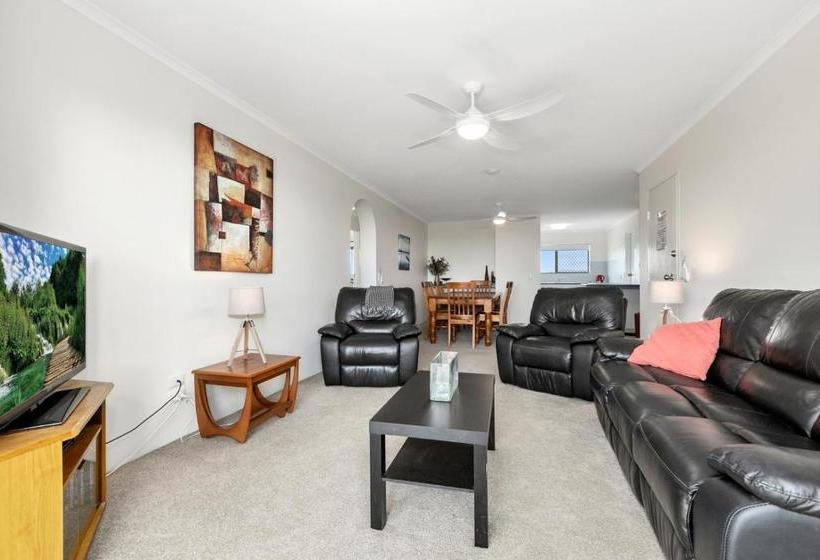 Surfside Apartment 11 By Kingscliff Accommodation