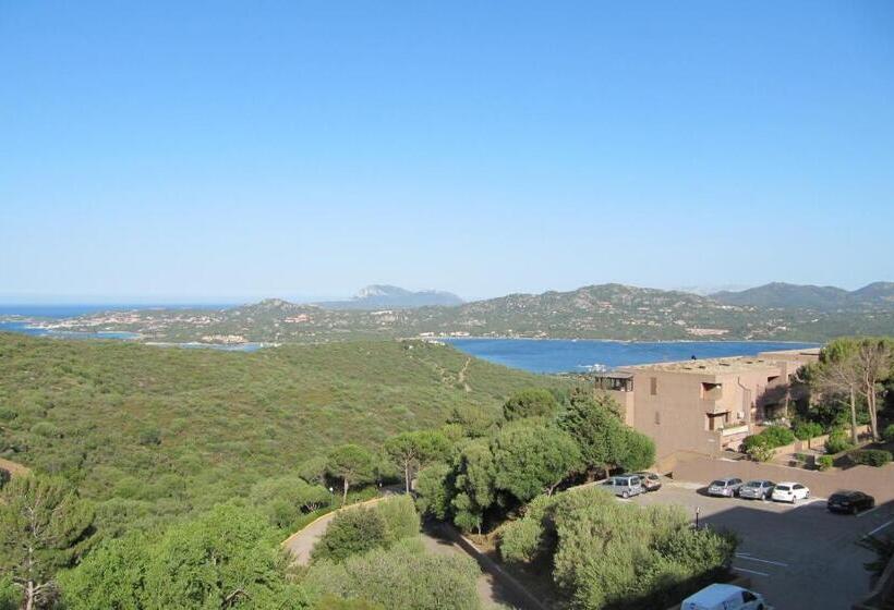 여관 Centro Vacanze Cugnana Verde