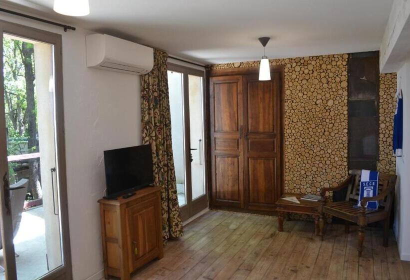 پانسیون Maison De La Vigne