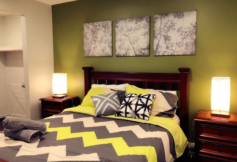 Port Melbourne Beach Front Apartment