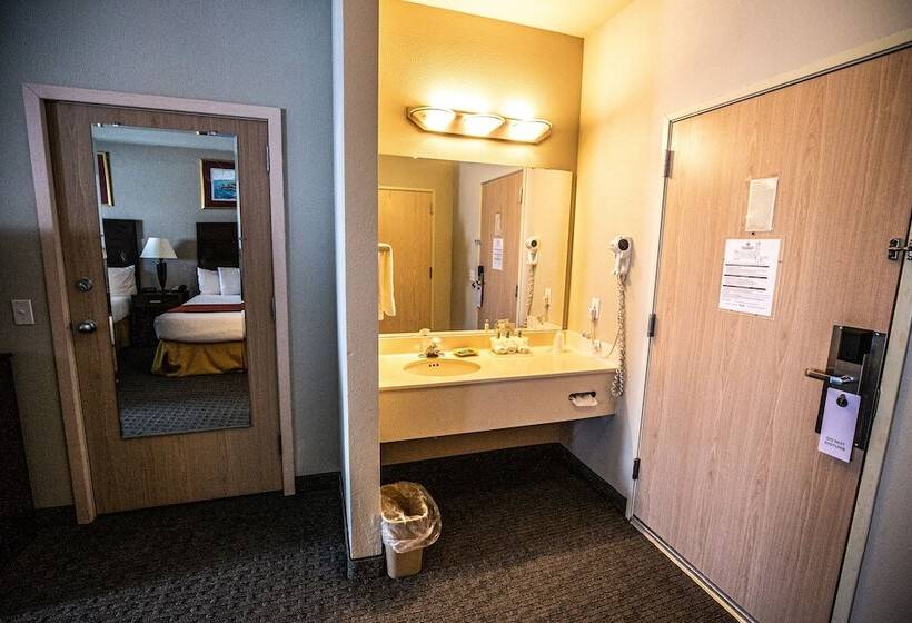 Bayvue Hotel, Resort & Suites