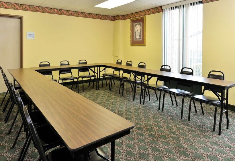 فندق Americas Best Value West Point