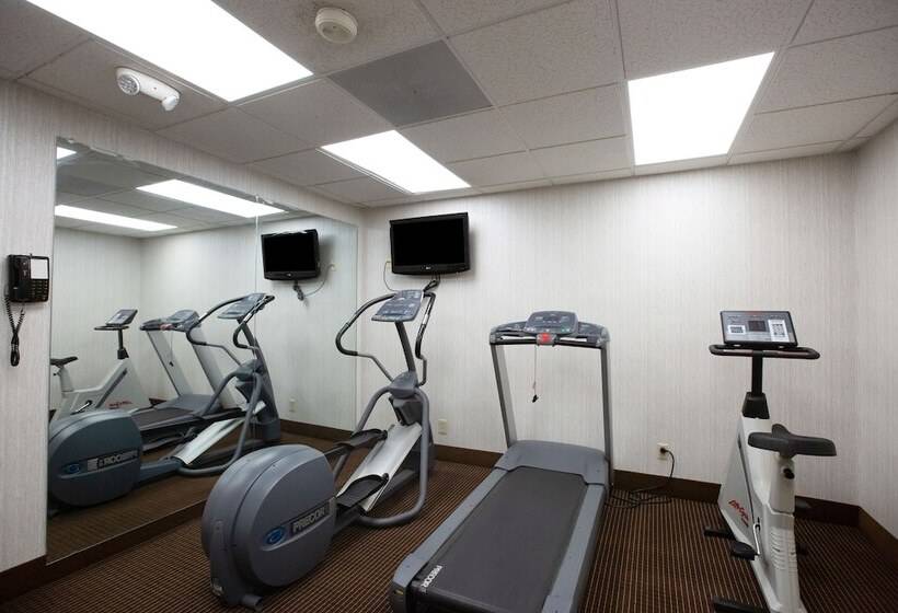 فندق Americas Best Value West Point