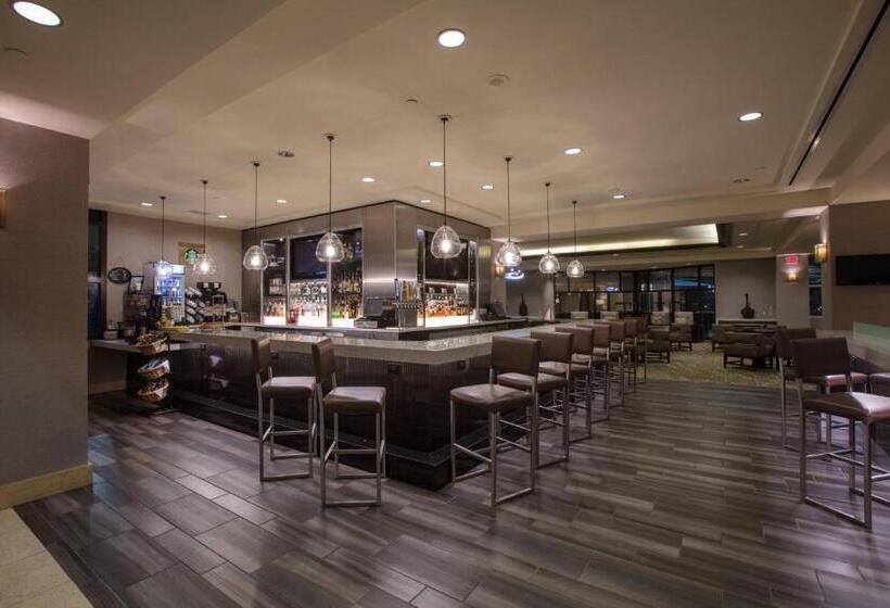 Отель Bakersfield Marriott At The Convention Center