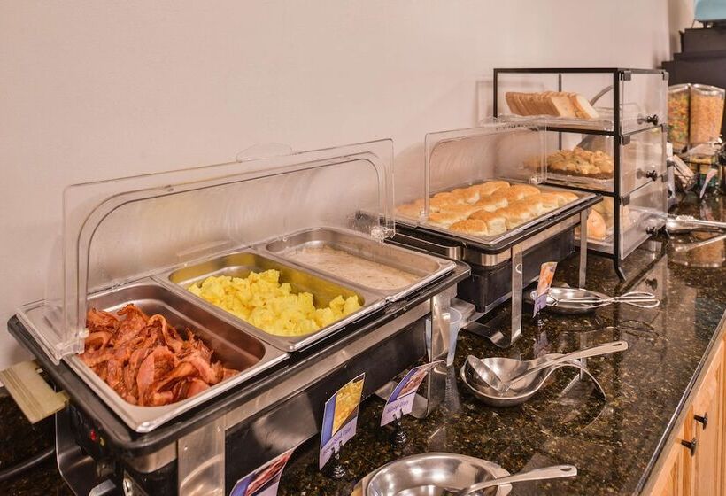 هتل Best Western Plus Holiday Sands Inn & Suites