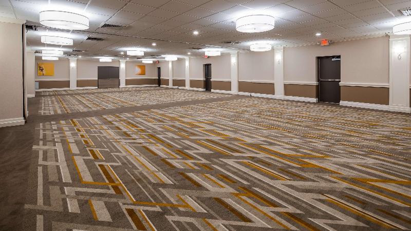 هتل Best Western Premier Airport/expo Center