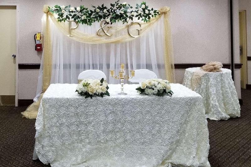 فندق Clarion Inn & Suites
