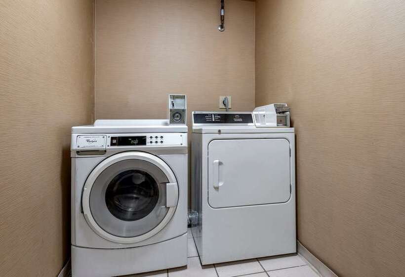 호텔 Comfort Inn & Suites Napoleon